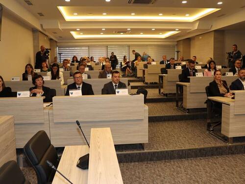 Buhač izlaže ekspoze nove vlade HNK