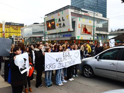 Pratili ste uživo: Građani blokirali raskrsnicu, skandirali "Hoćemo pravdu"
