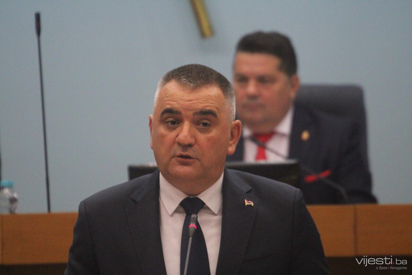 Uživo: Minić predložio nove ministre, sjednicu napustili PDP i SDS
