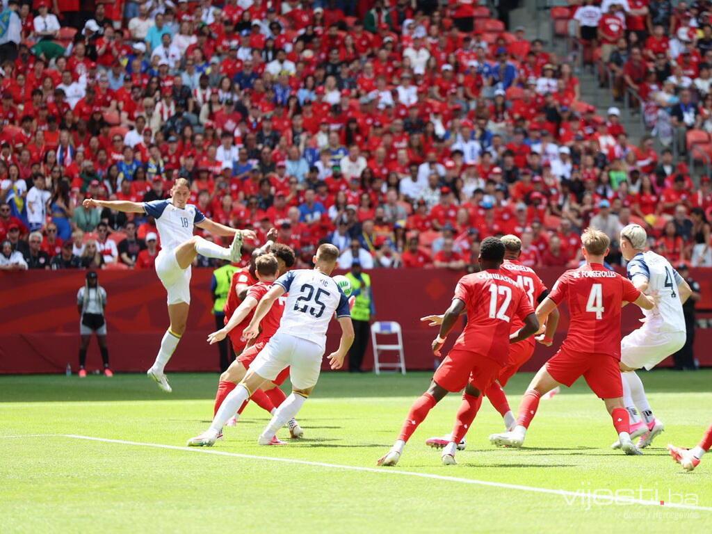 UŽIVO / Kanada - BiH 0:0; Utakmica je počela, Zmajevi zaprijetili preko Memića!