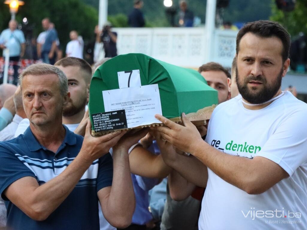 UŽIVO: Kolektivna dženaza žrtvama genocida u Srebrenici