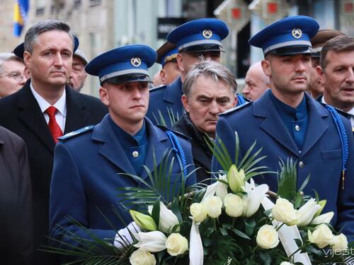 Na spomen-obilježju Vječna vatra obilježen Dan državnosti BiH