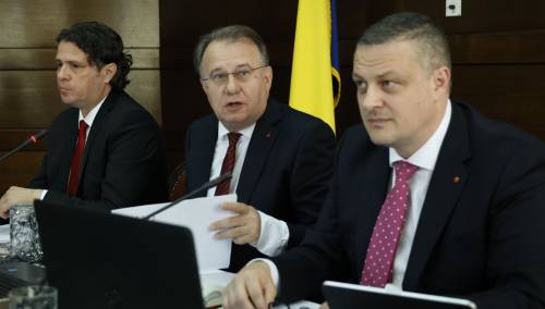 Uživo / Obraćanje nakon prve sjednice novog saziva Vlade FBiH