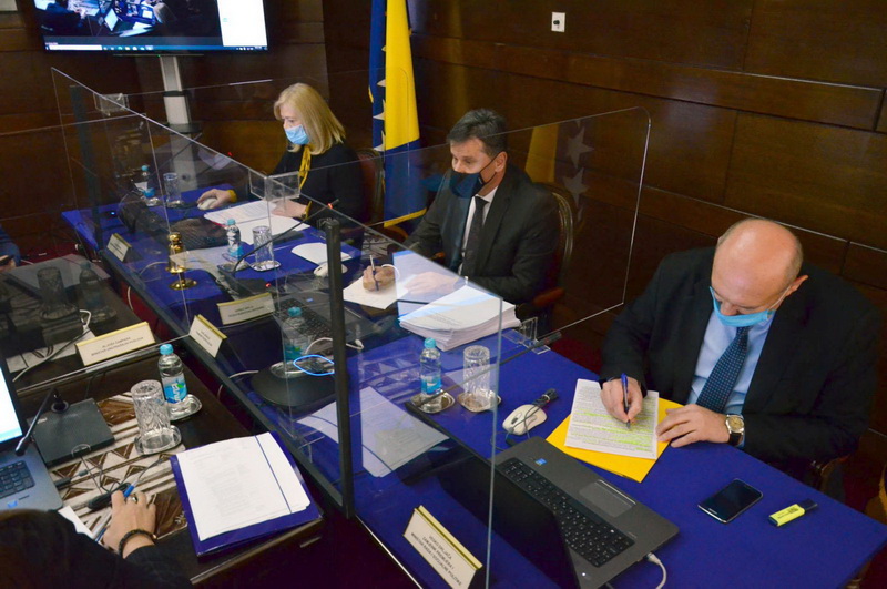 UŽIVO / Obraćanje nakon sjednice Vlade FBiH o nabavci vakcina