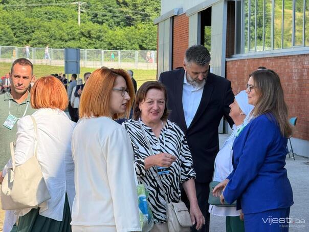 UŽIVO: Pratite dolazak zvanica i delegacija u Srebrenicu
