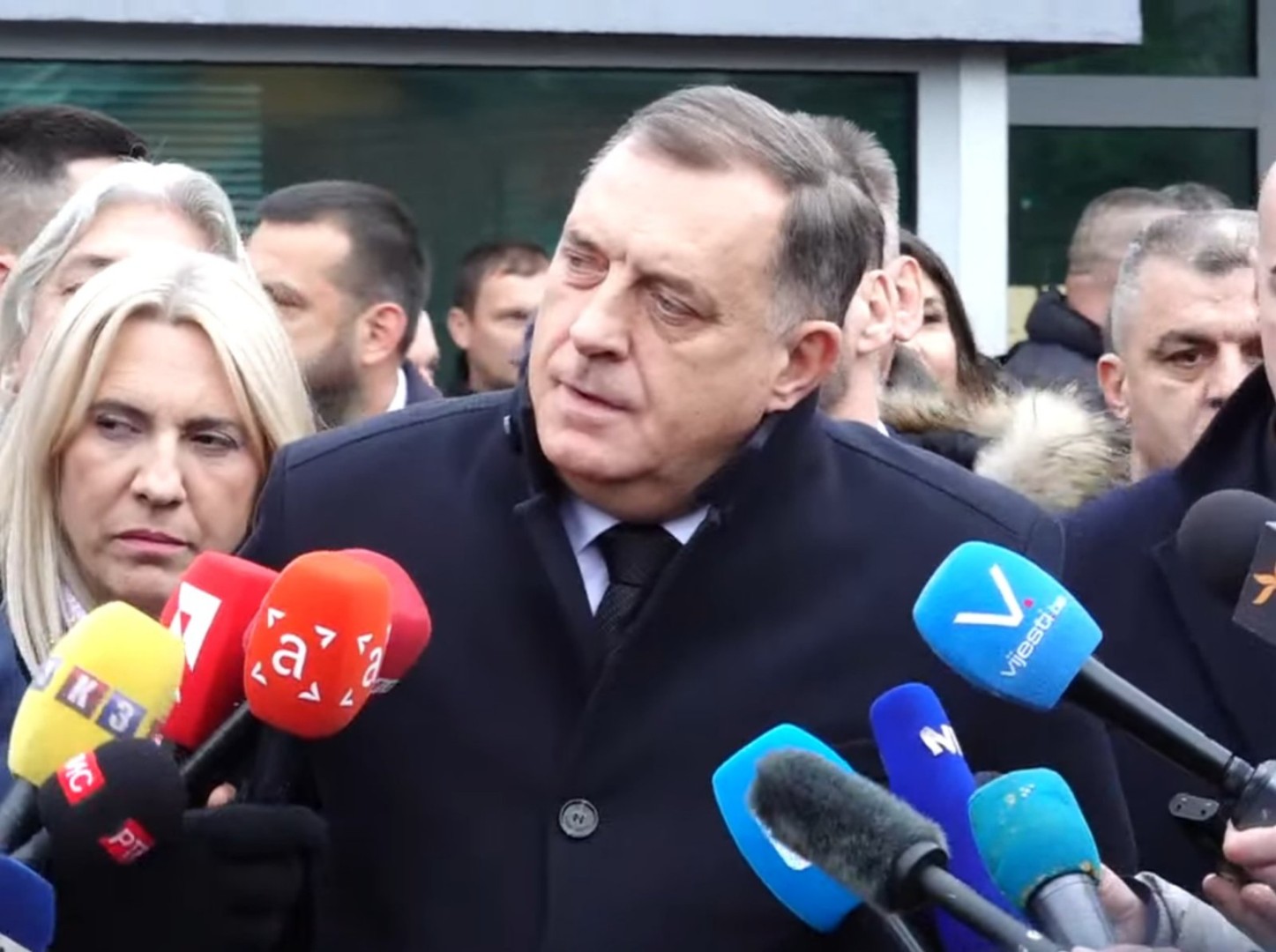 VIDEO: Obraćanja nakon suđenja Dodiku