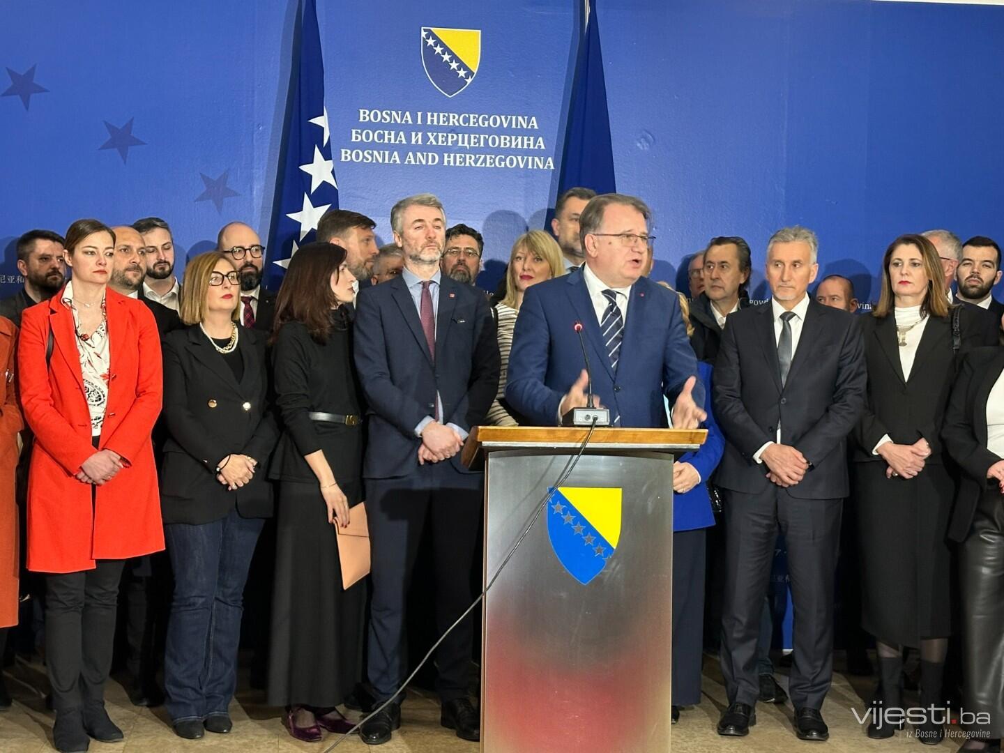 Video: Obraćanje lidera stranaka Trojke