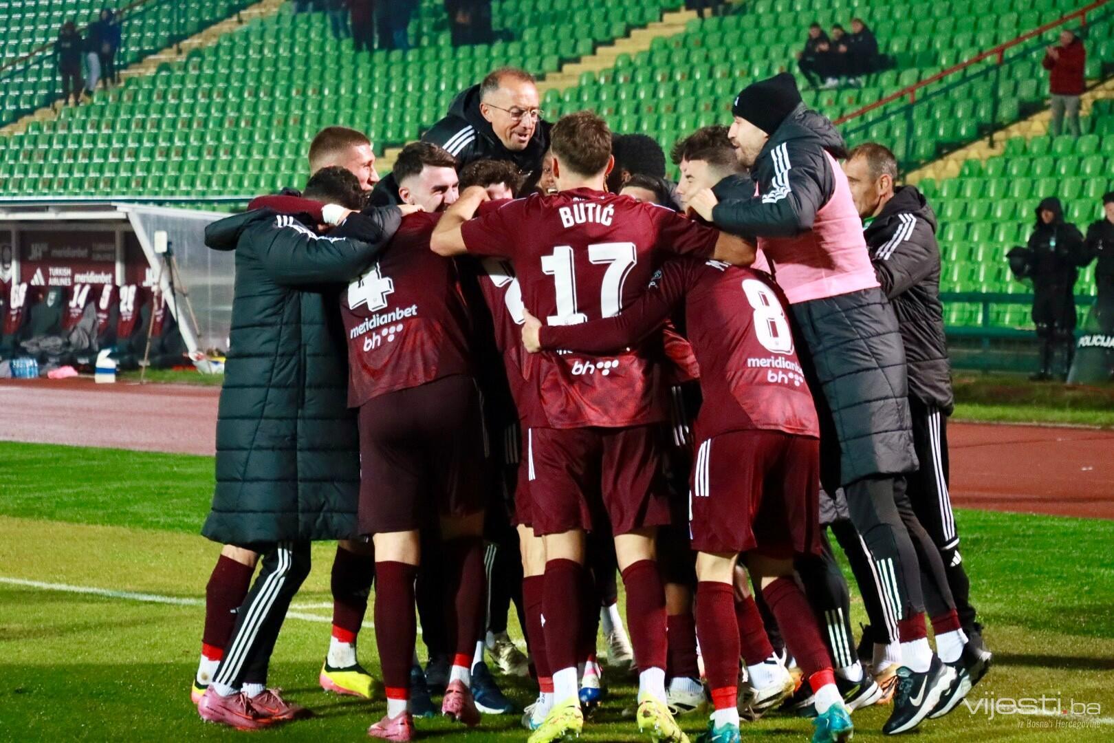 Uživo / Sarajevo - Borac 1:0: Kraj prvog poluvremena, Bordo tim ima prednost