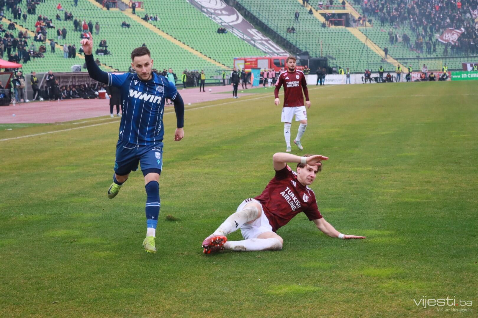 UŽIVO: Sarajevo - Željezničar 3:0: Bordo tim pametno igra i čuva posjed, Plavi nemoćni