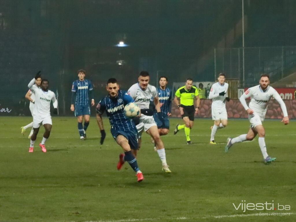 Uživo / Željezničar - Radnik 0:0, Željo napada