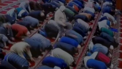 Uznemirujuće: Muškarac u SAD nožem izbo imama na sedždi