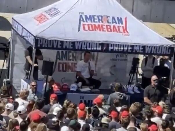 Uznemirujuće: Upucan saveznik Donalda Trumpa