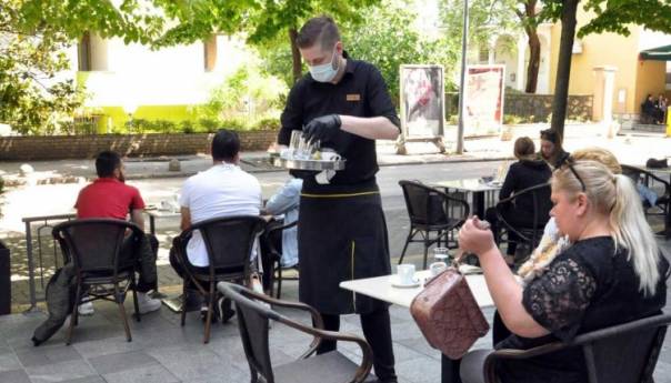Vakcinisani turistički radnici u Crnoj Gori nosit će bedževe