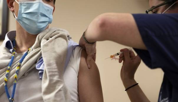 Vakcinu u Srbiji primilo skoro 22.000 ljudi