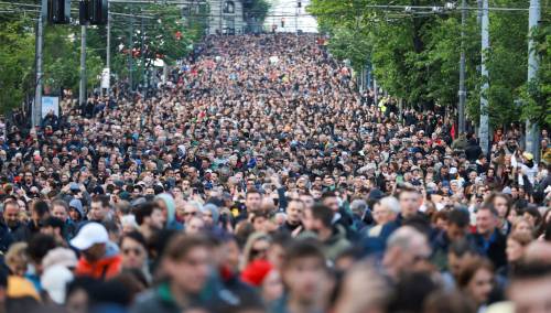 Val protesta u Srbiji, Vučić poziva na kontramiting