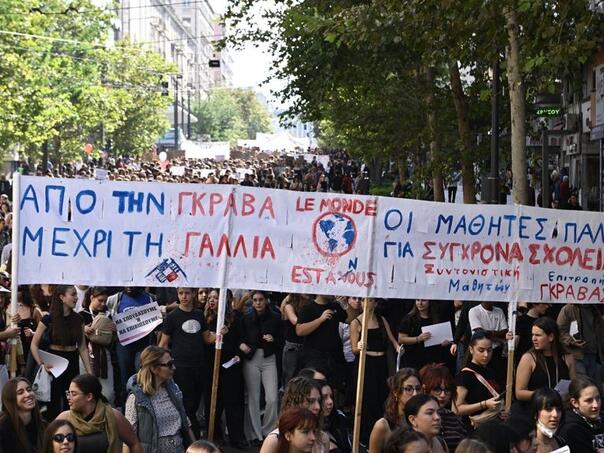 Val protesta zahvatio i Grčku: Oko 10 hiljada ljudi je na ulicama
