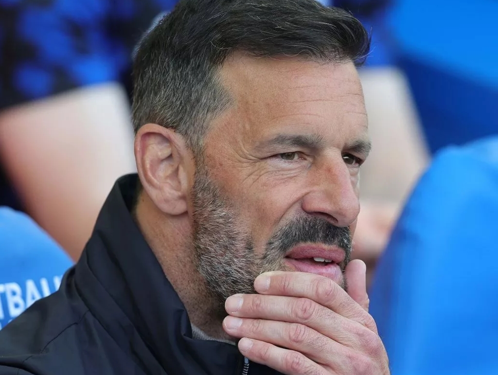 Van Nistelrooy ekspresno napušta Leicester?