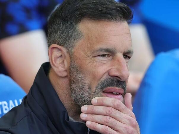 Van Nistelrooy ekspresno napušta Leicester?