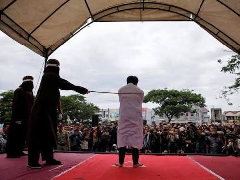 Vanbračni seks: Četiri osobe bičevane u Indoneziji