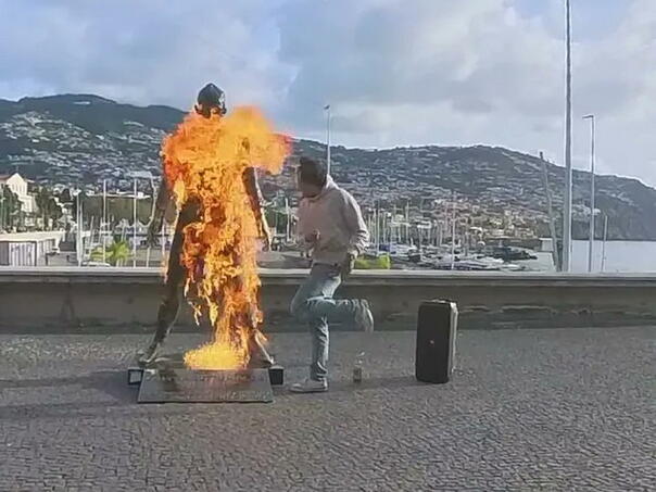 Vandal zapalio kip Cristiana Ronalda