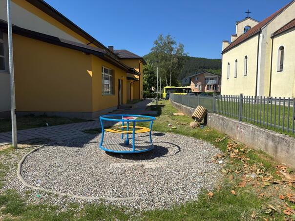 Vandali uništili nedavno otvoreni park u Tarčinu