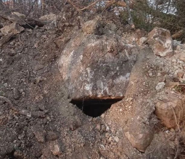 Vandalizam kod Stoca: Bagerom uništeni srednjovjekovni stećci