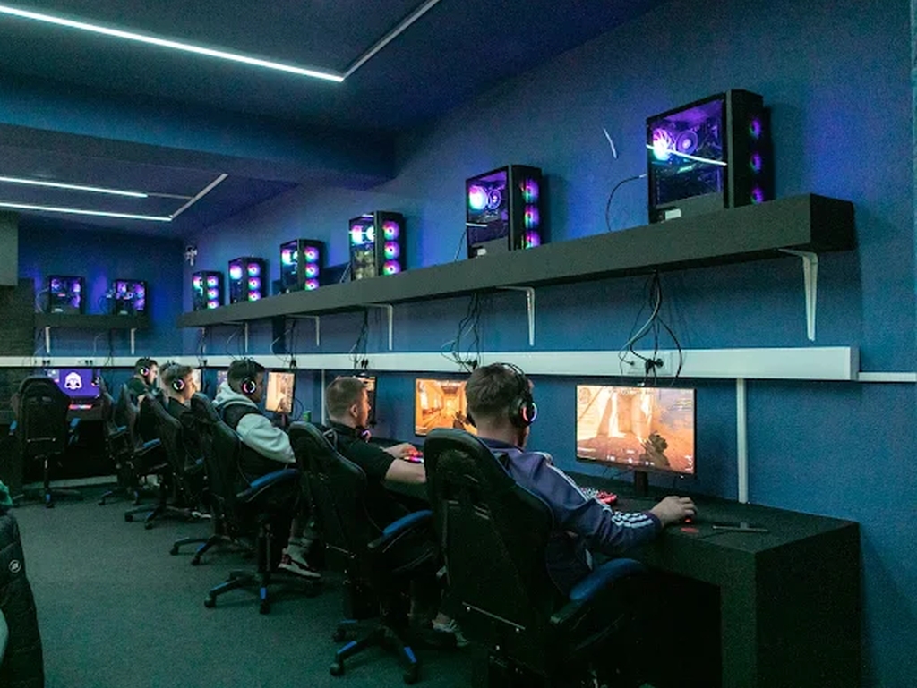 Vandalizam u bh. gradu: Pijan upao u igraonicu, lomio inventar i prijetio