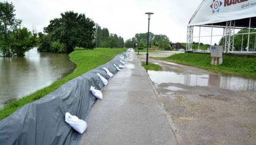 Vanredno stanje u Karlovcu i Kostajnici, dolazak vodenog vala iz BiH