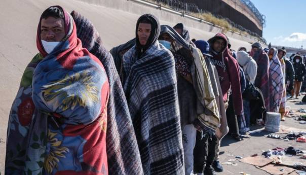 Vanredno stanje u Teksasu, došlo do priljeva migranata preko meksičke granice