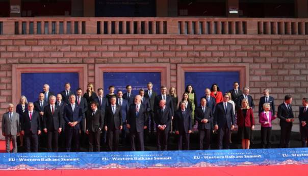 Varhelyi o sporazumu o smanjenju cijena rominga: Ovo je stvarna integracija zapadnog Balkana