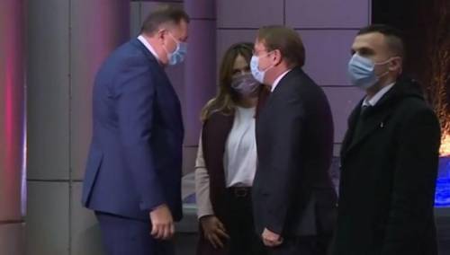 Varhelyi poručio Dodiku: Hitni povratak u institucije