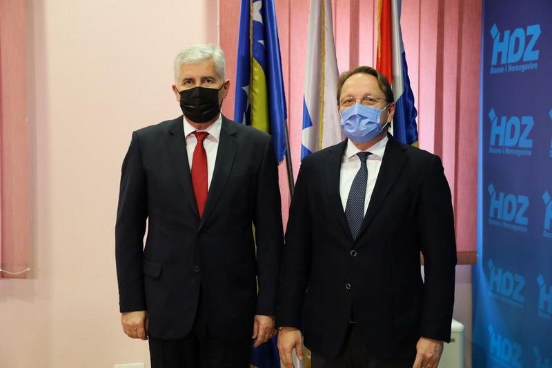 Varhelyi razgovarao s Čovićem u Mostaru