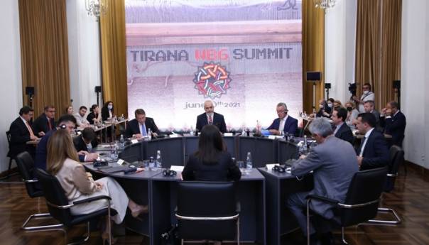 Varhelyi: Za Zapadni Balkan skoro 30 milijardi eura od EK