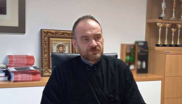 Vaskrs opominje i podsjeća da za svijet i čovjeka ima nade