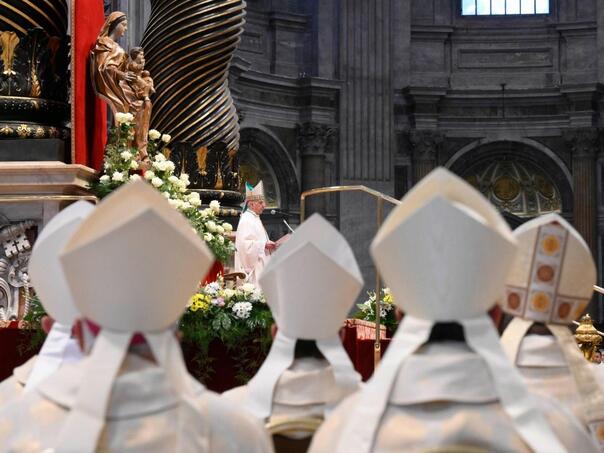 Vatikanska komisija i dalje drži funkciju đakona isključivo muškarcima