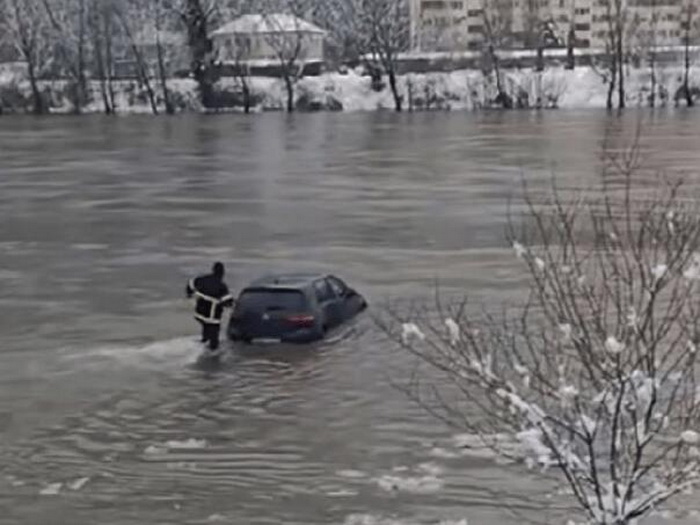 Vatrogasac koji je ušao u ledenu Drinu: Samo sam radio svoj posao
