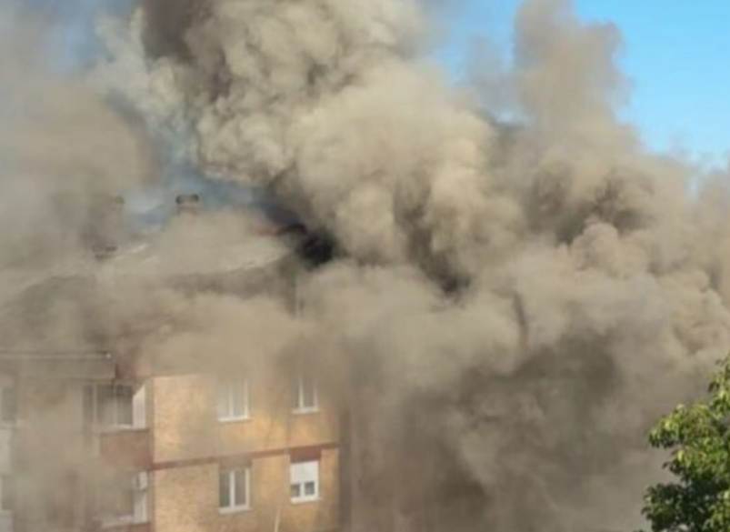 Vatrogasci iz okolnih mjesta ugasili požar u Vlasenici