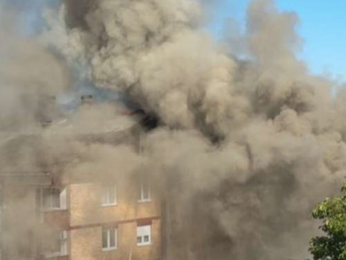 Vatrogasci iz okolnih mjesta ugasili požar u Vlasenici