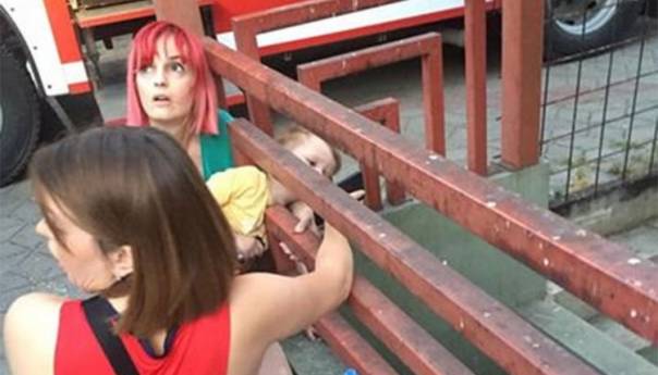 Vatrogasci oslobodili mališana koji je zaglavio glavu u ogradi