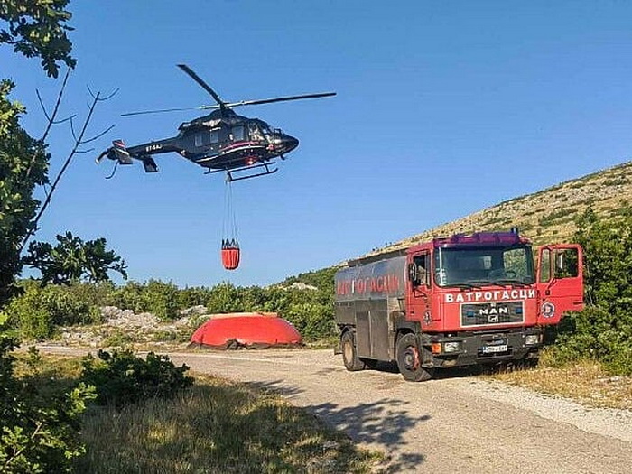 Vatrogasci se i jutros bore s požarom kod Trebinja