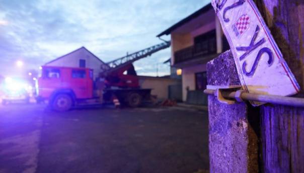 Vatrogasci u Petrinji na dva krova pronašli mine