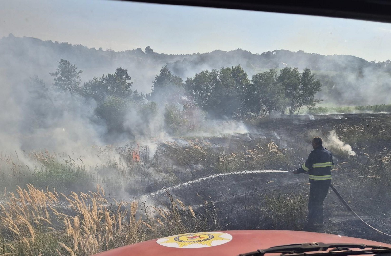 Vatrogasci u TK ugasili devet požara: Upozorenje građanima da ne pale vatru na otvorenom