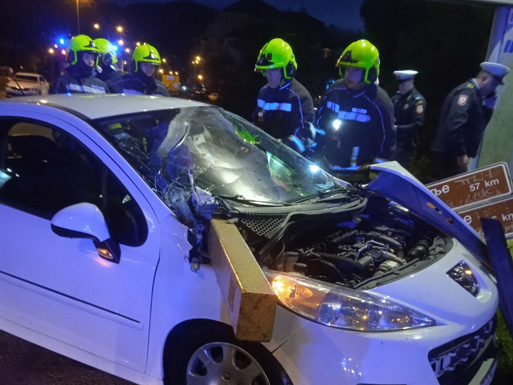 Vatrogasci uklonili automobil koji je usmrtio Banjalučanku
