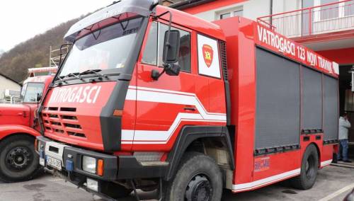 Vatrogasno vozilo 'Made in BiH' stiglo u Novi Travnik
