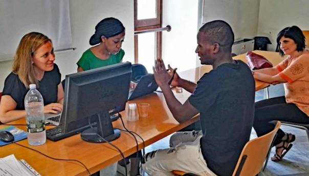 VE i UNHCR podržavaju države u angаžiranju zdravstvenih radnika - izbjeglica