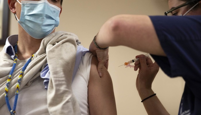 Već milion Amerikanaca vakcinisano protiv koronavirusa