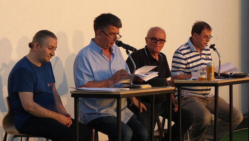 Večer satire u Banjaluci: Koliko smo nazadni, još na izborima krademo ručno