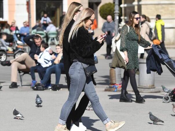 Većina mladih želi napustiti Srbiju prije 30. godine