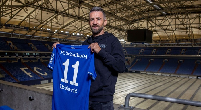 Vedad Ibišević i zvanično novi napadač Schalkea