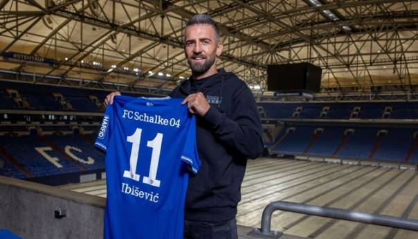 Vedad Ibišević i zvanično novi napadač Schalkea